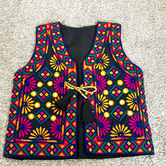 Pakistani cultural vest - Picture 1 of 3